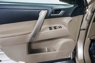 2013 Toyota Highlander SE