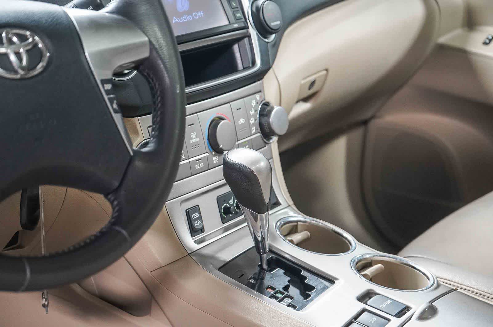 2013 Toyota Highlander SE