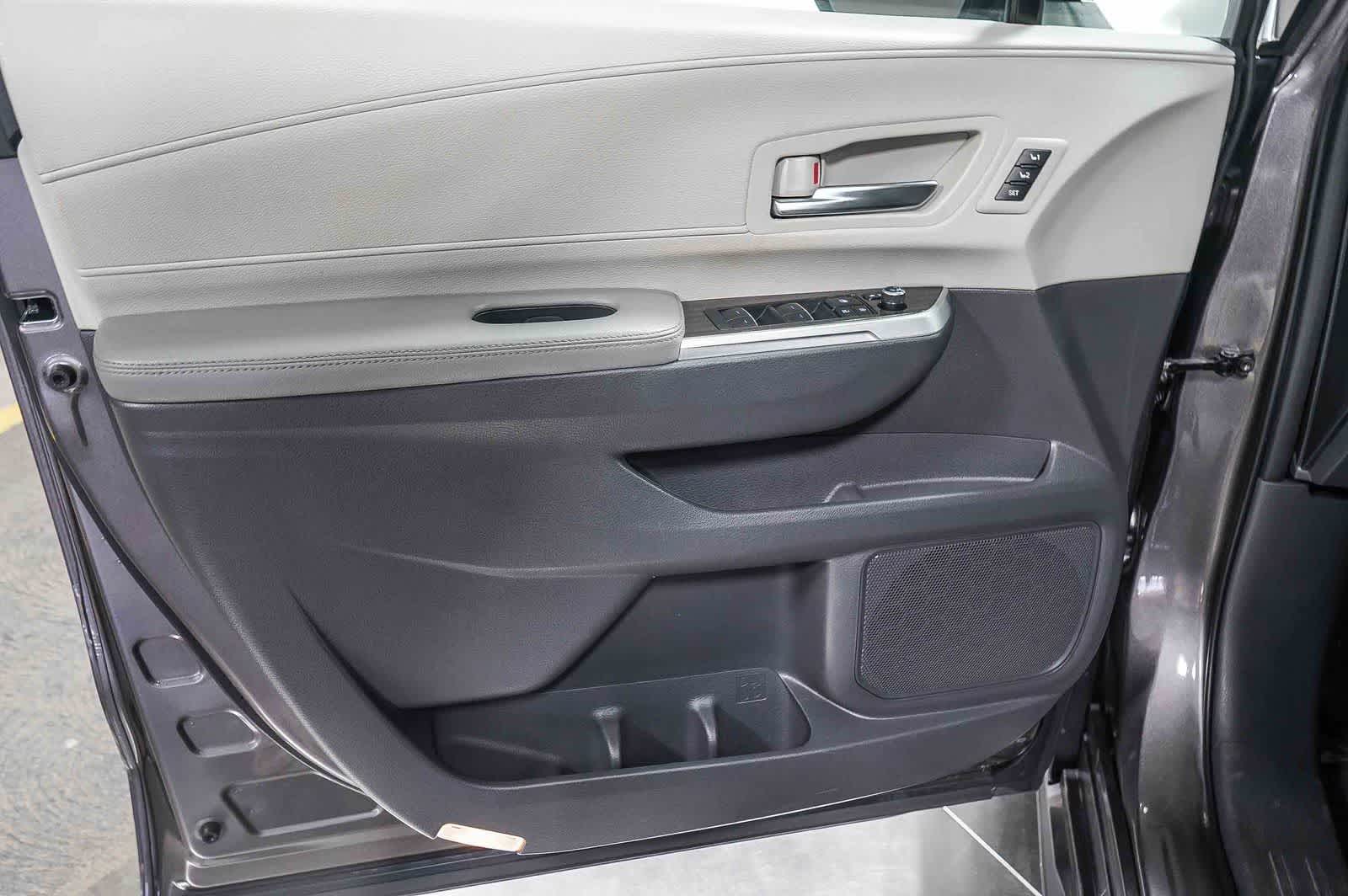 2022 Toyota Sienna Limited