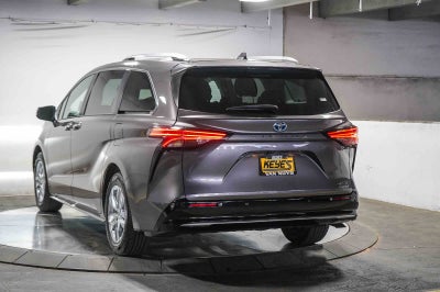 2022 Toyota Sienna Limited