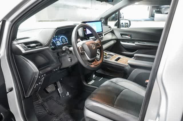2025 Toyota Sienna Limited