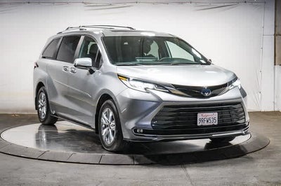 2025 Toyota Sienna Limited