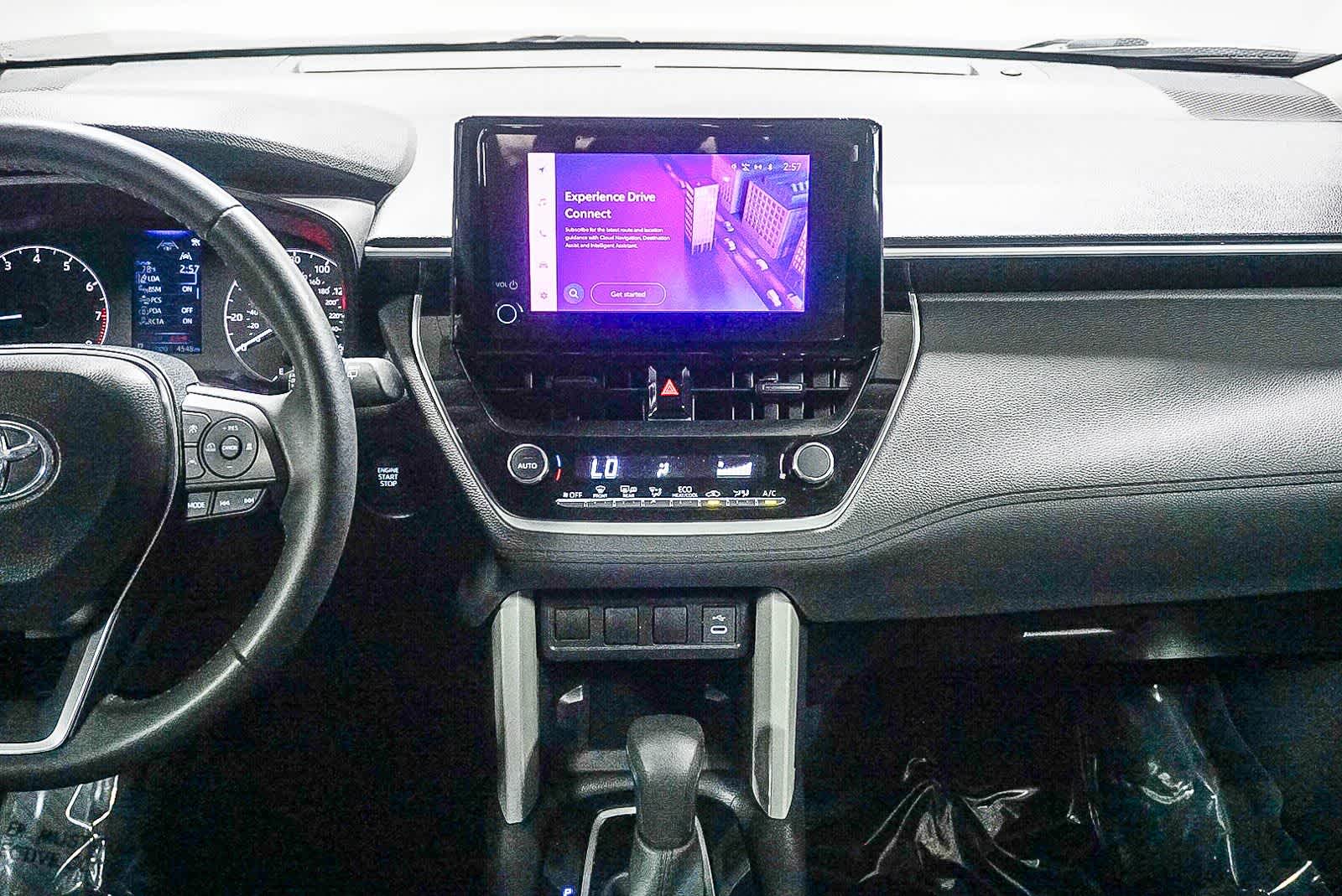 2025 Toyota Corolla Cross LE