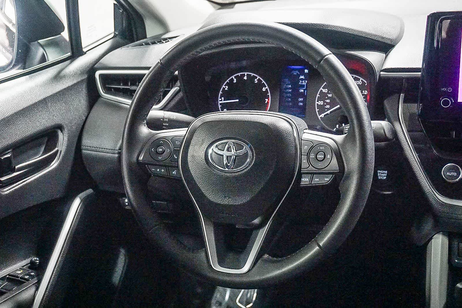 2025 Toyota Corolla Cross LE