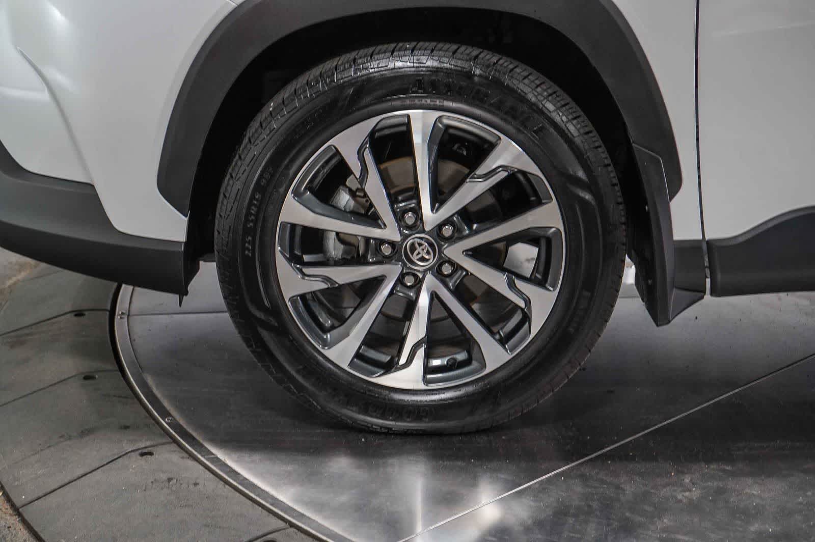 2025 Toyota Corolla Cross XLE