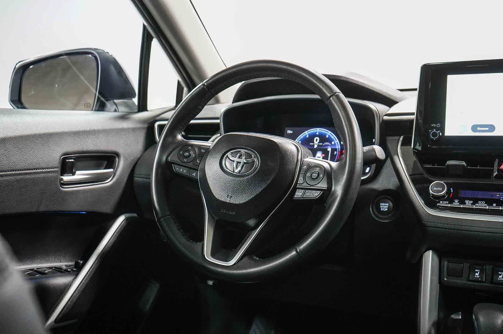 2025 Toyota Corolla Cross XLE