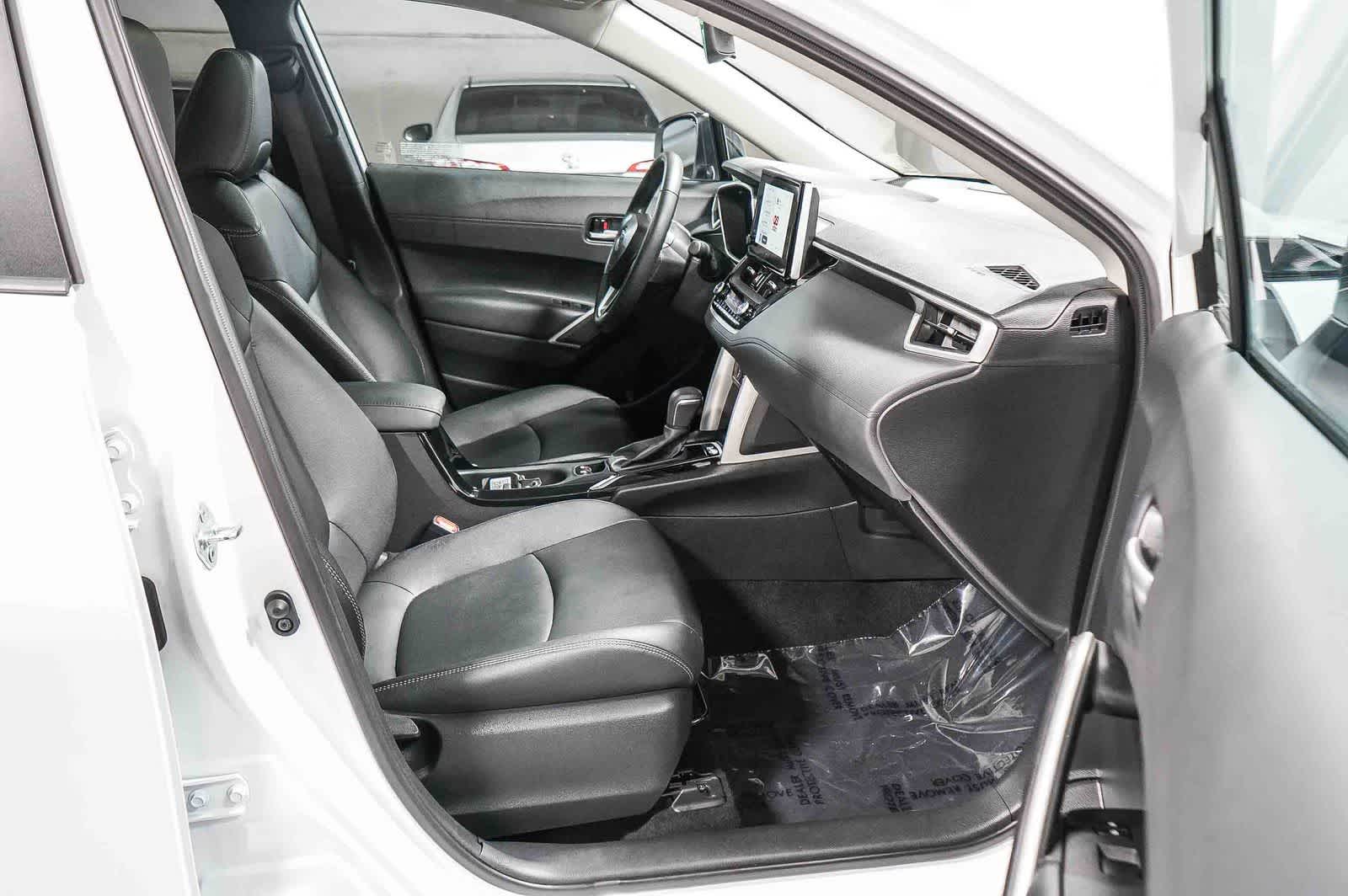 2025 Toyota Corolla Cross XLE