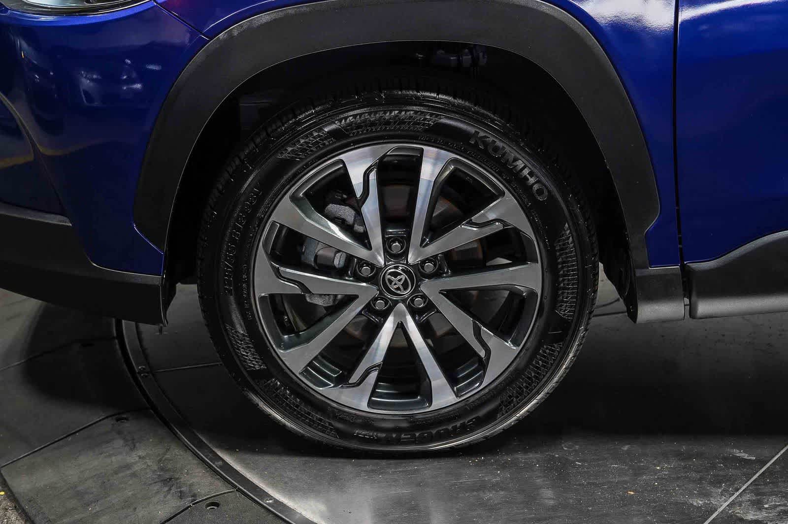 2024 Toyota Corolla Cross XLE