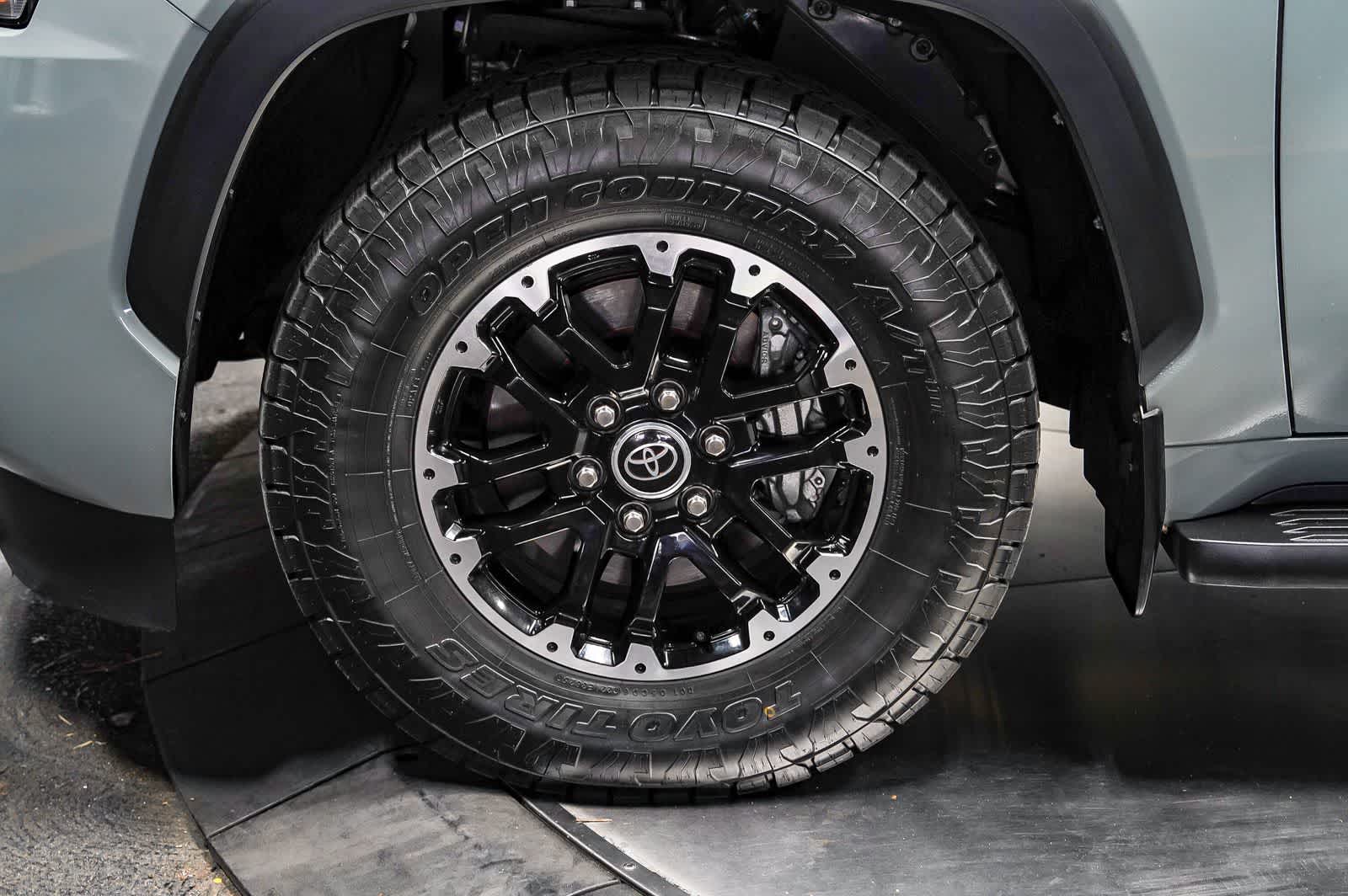 2024 Toyota Sequoia SR5