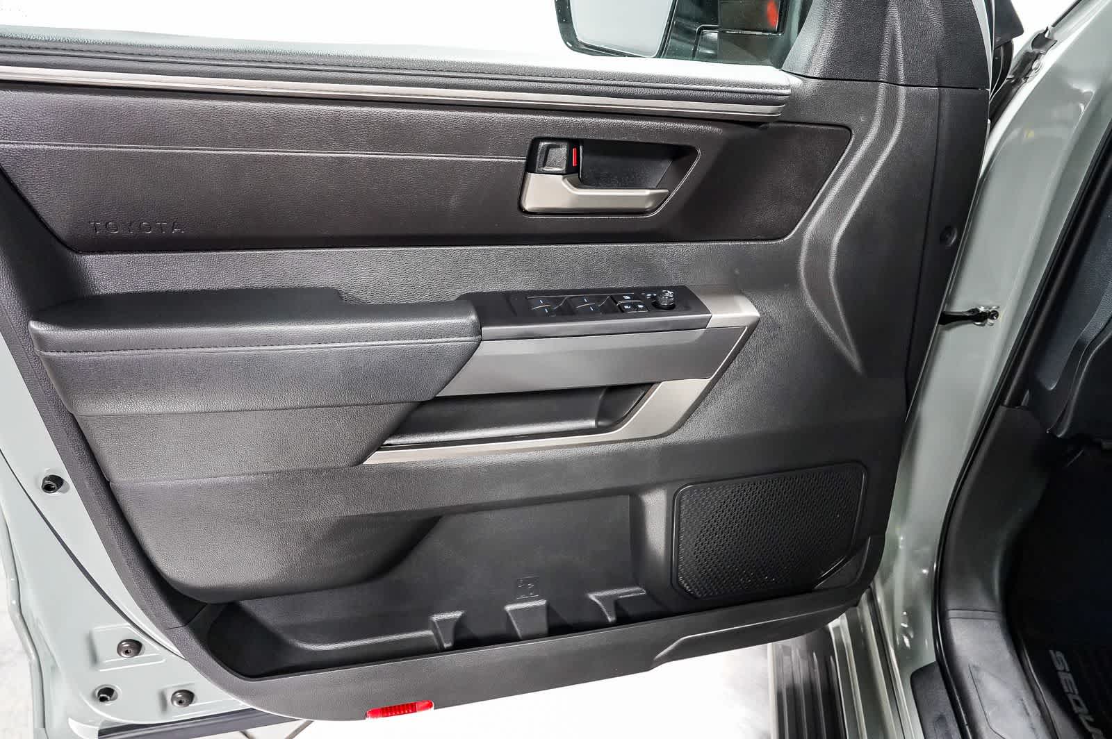 2024 Toyota Sequoia SR5