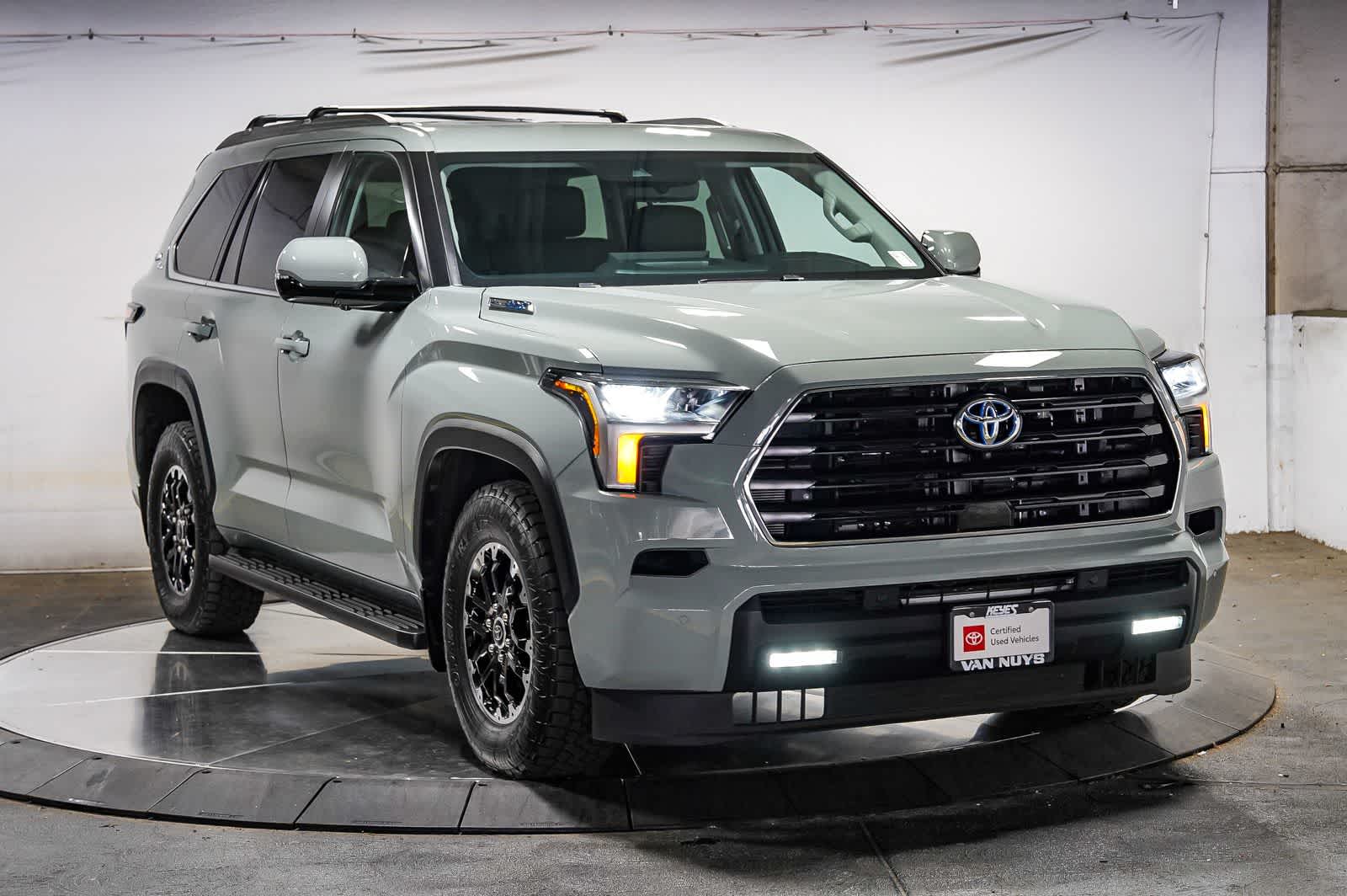 2024 Toyota Sequoia SR5