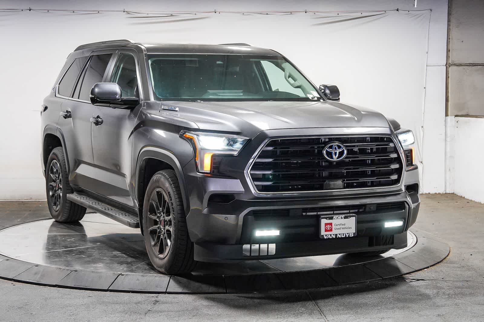 2024 Toyota Sequoia SR5