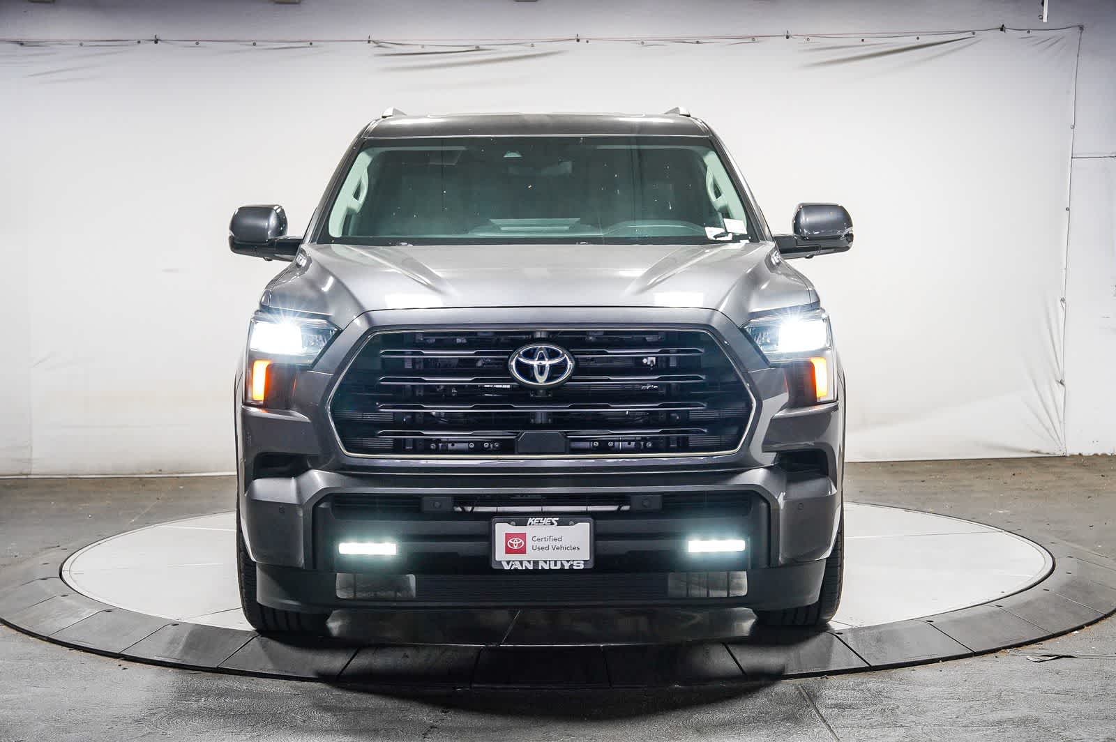 2024 Toyota Sequoia SR5