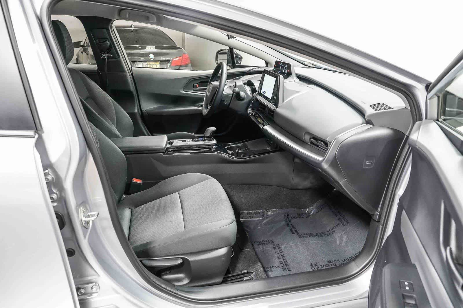 2025 Toyota Prius LE