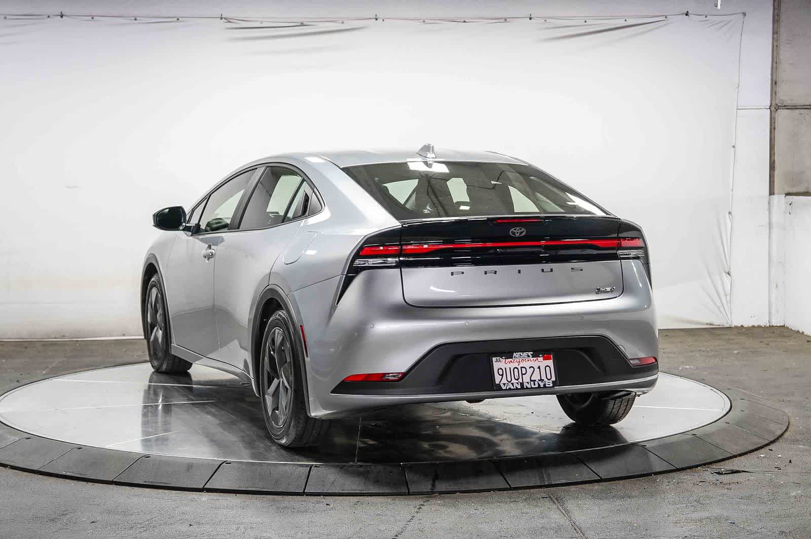 2025 Toyota Prius LE