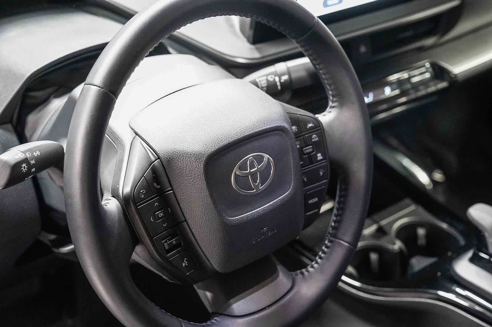 2025 Toyota Prius LE