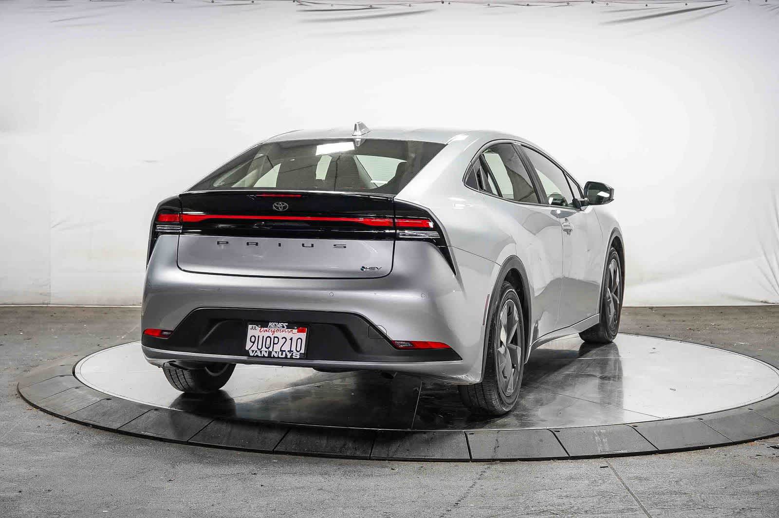 2025 Toyota Prius LE