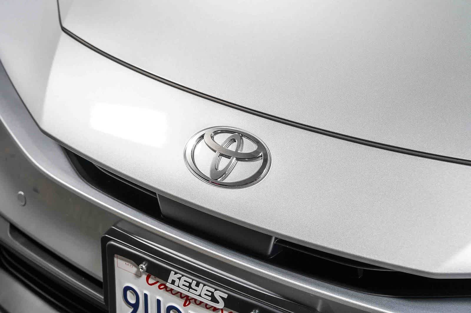 2025 Toyota Prius LE