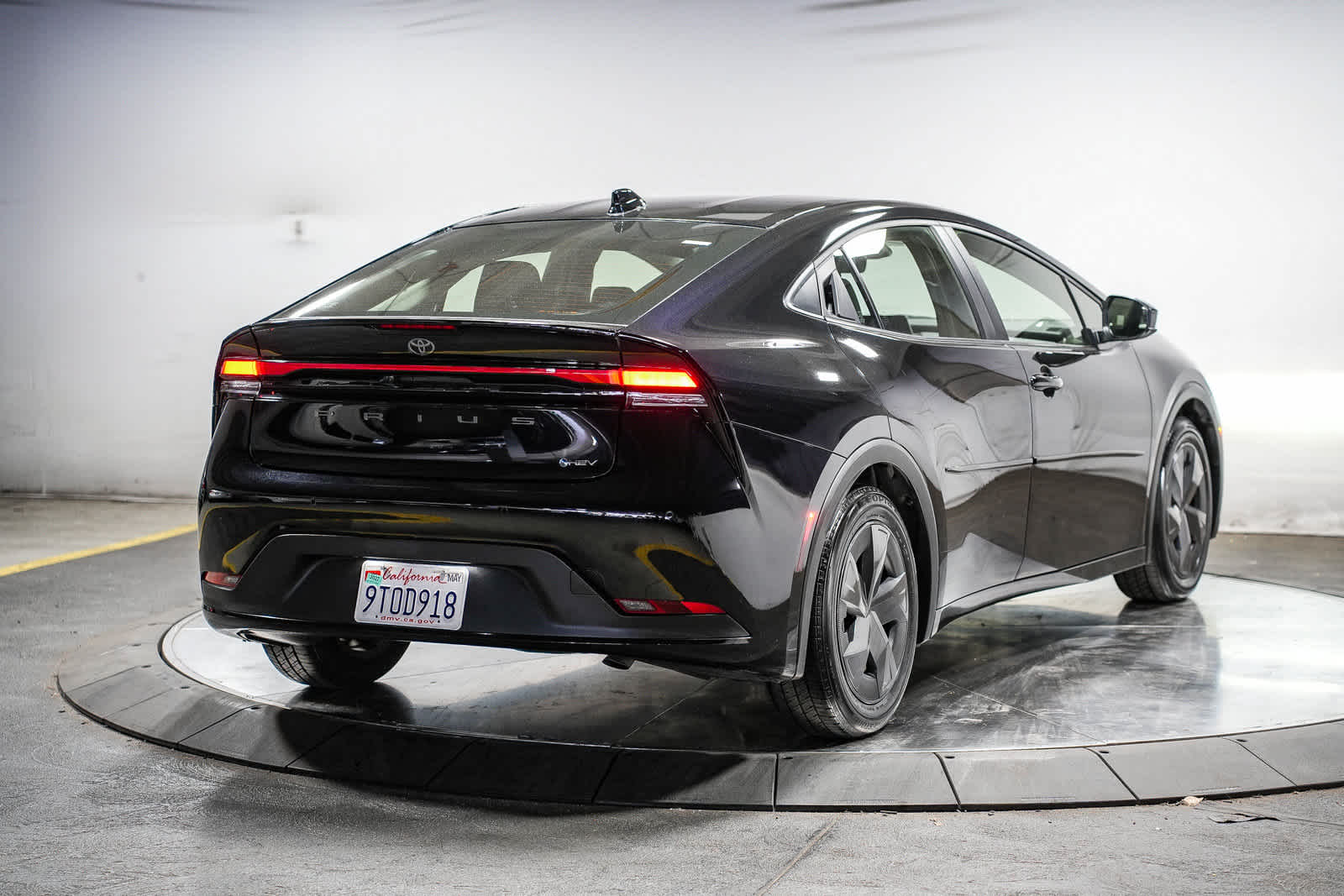 2025 Toyota Prius LE