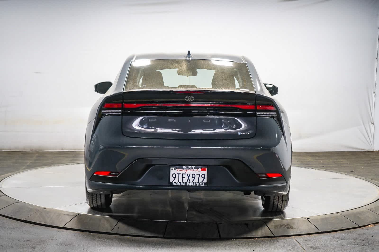 2025 Toyota Prius LE