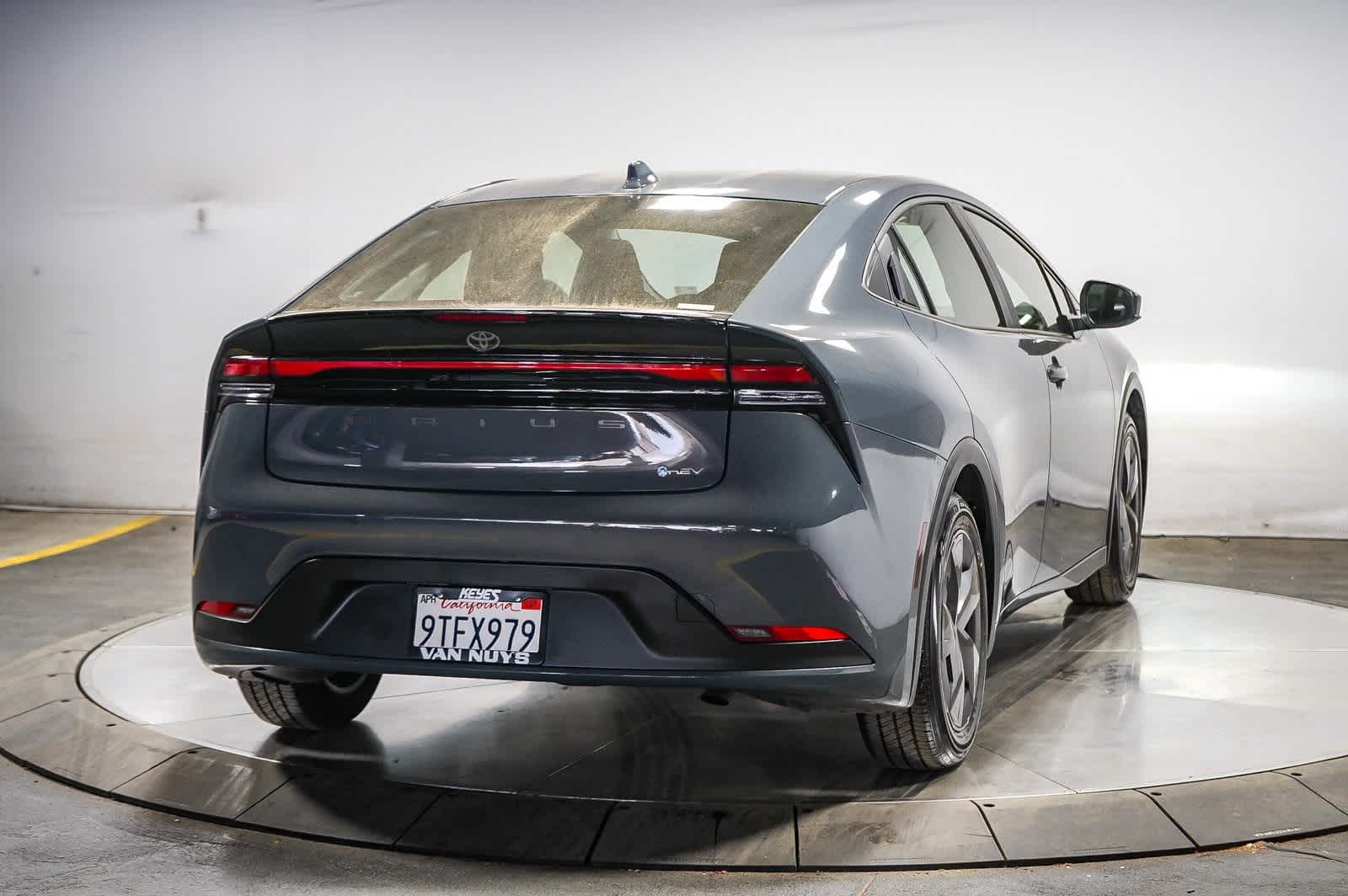 2025 Toyota Prius LE