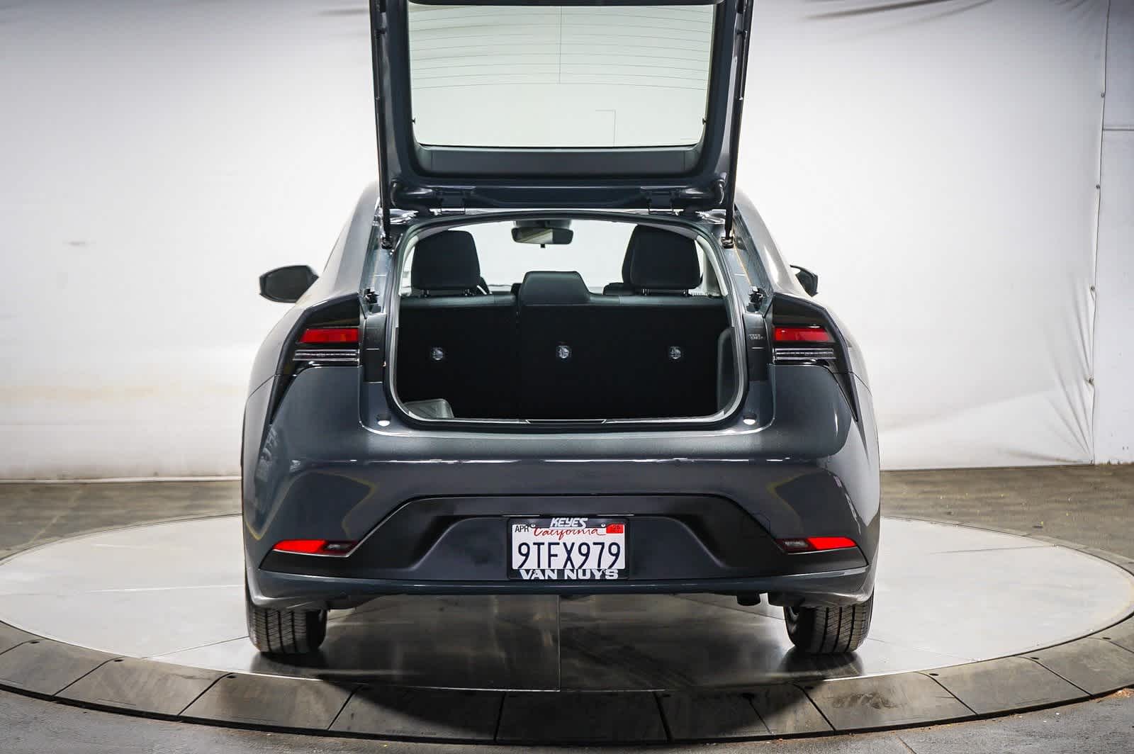 2025 Toyota Prius LE