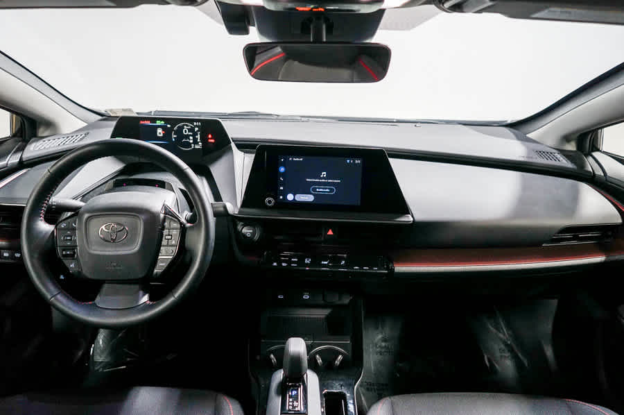 2026 Toyota Prius Plug-In Hybrid SE
