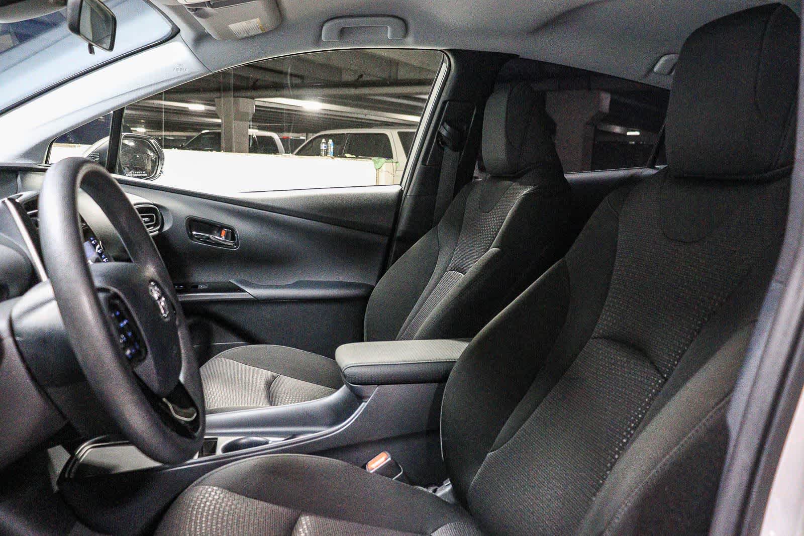 2022 Toyota Prius LE