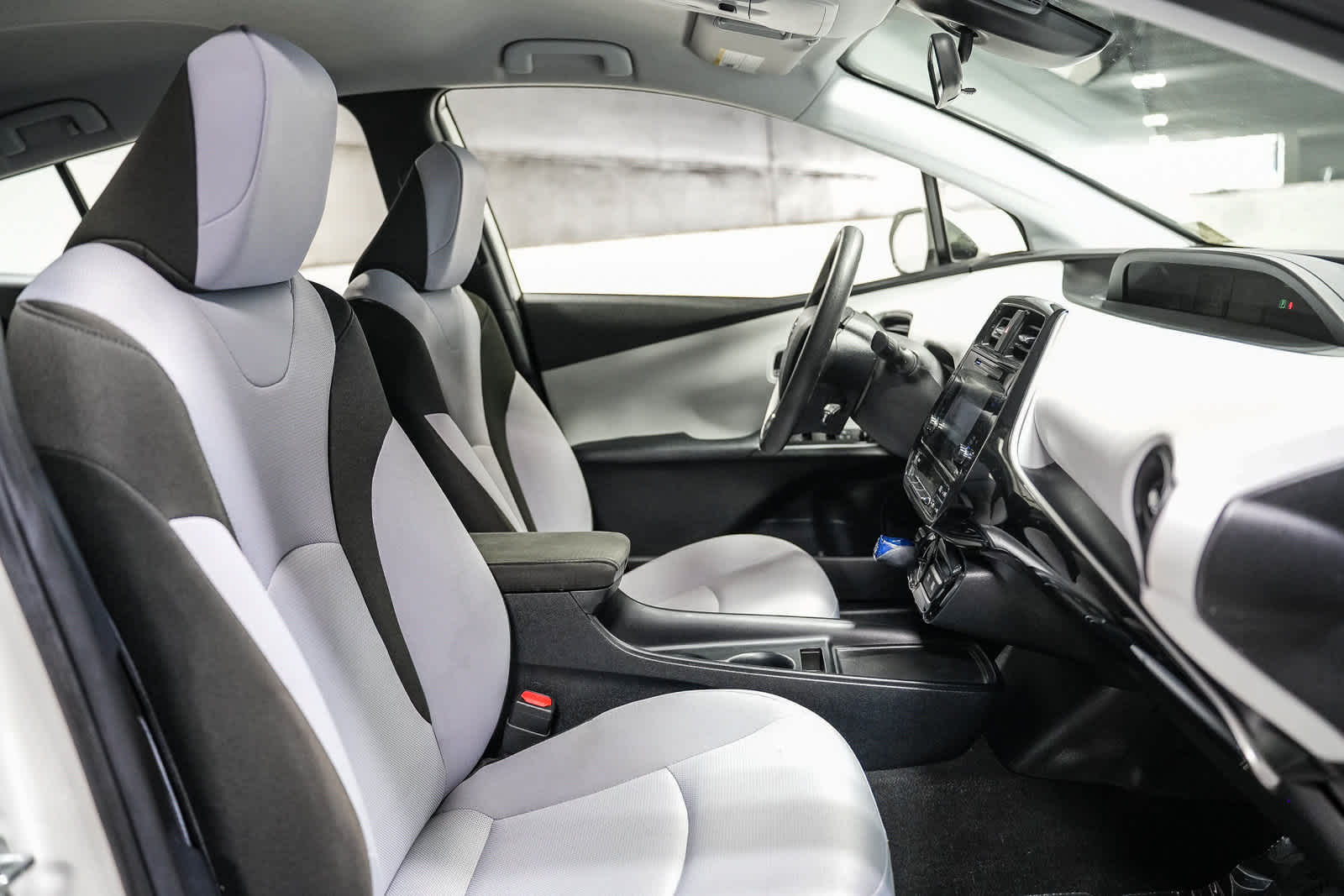 2019 Toyota Prius L Eco