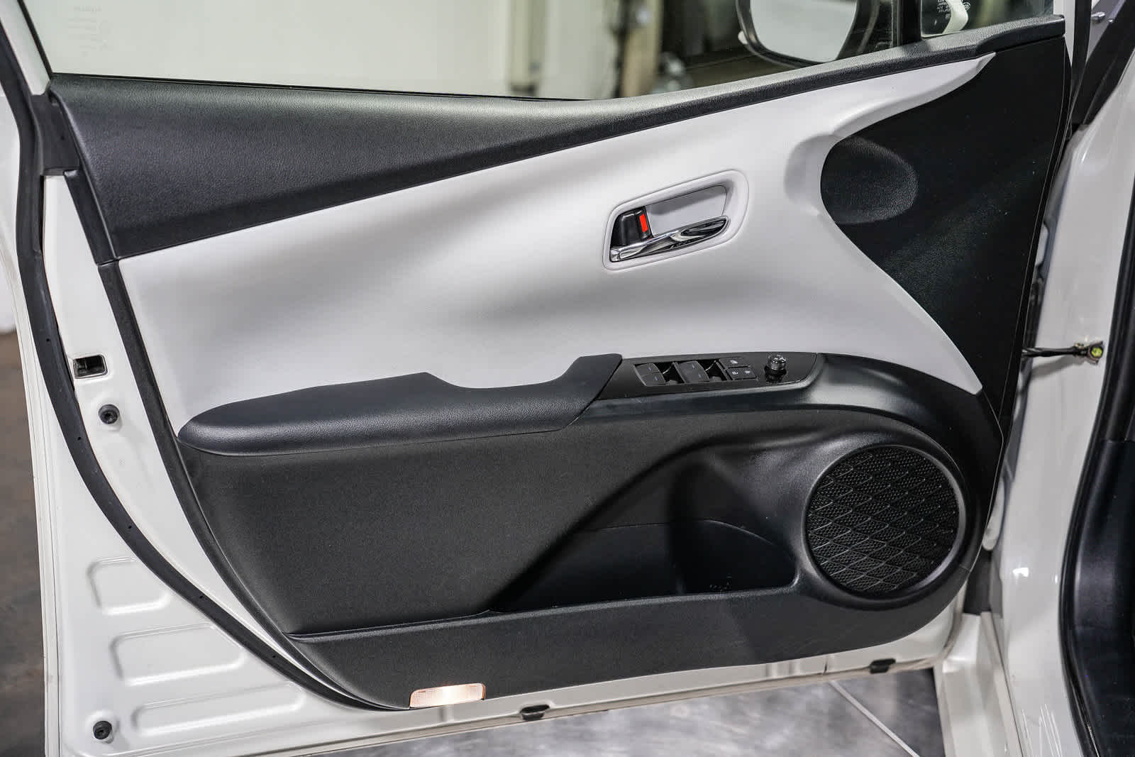 2019 Toyota Prius L Eco