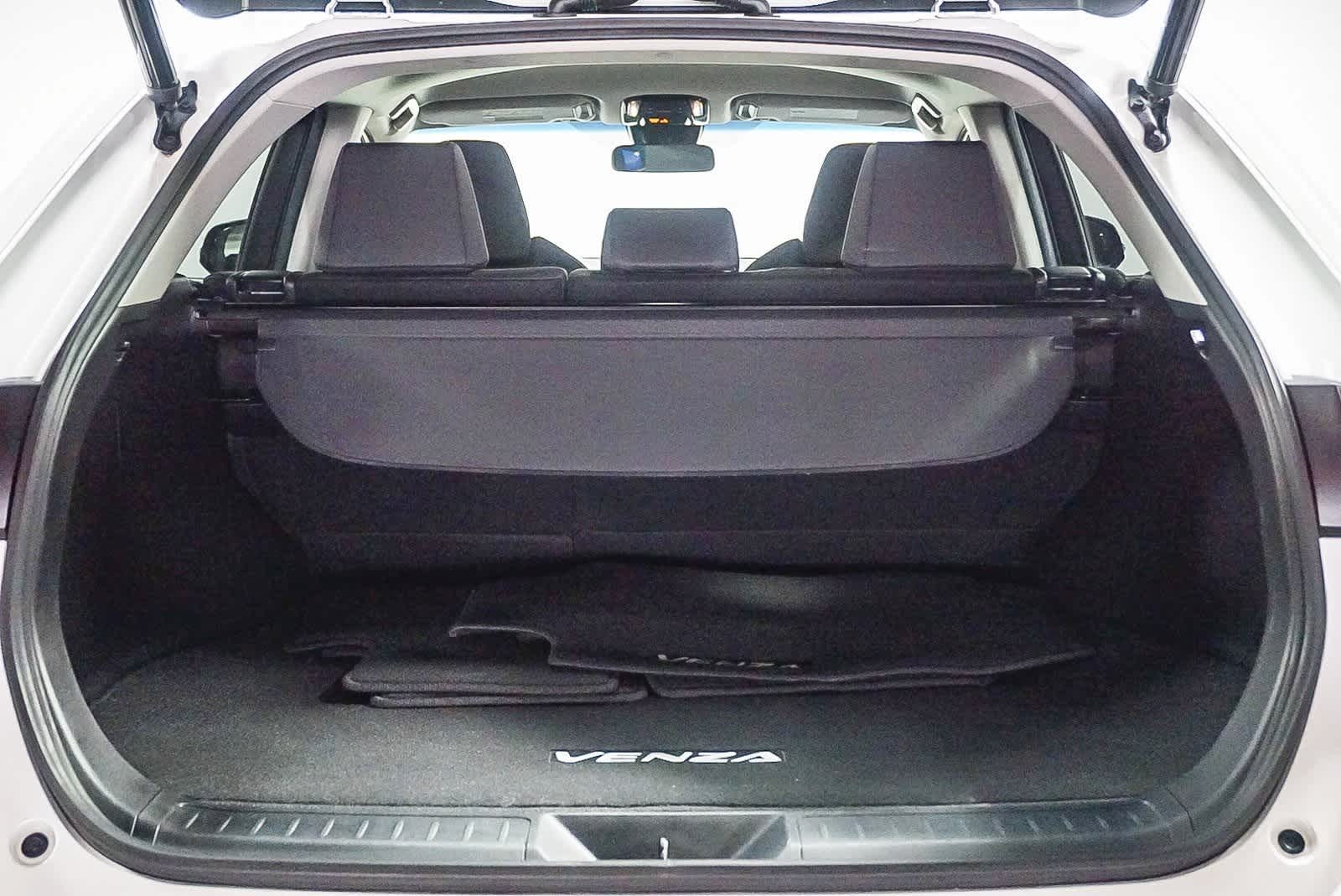 2022 Toyota Venza LE