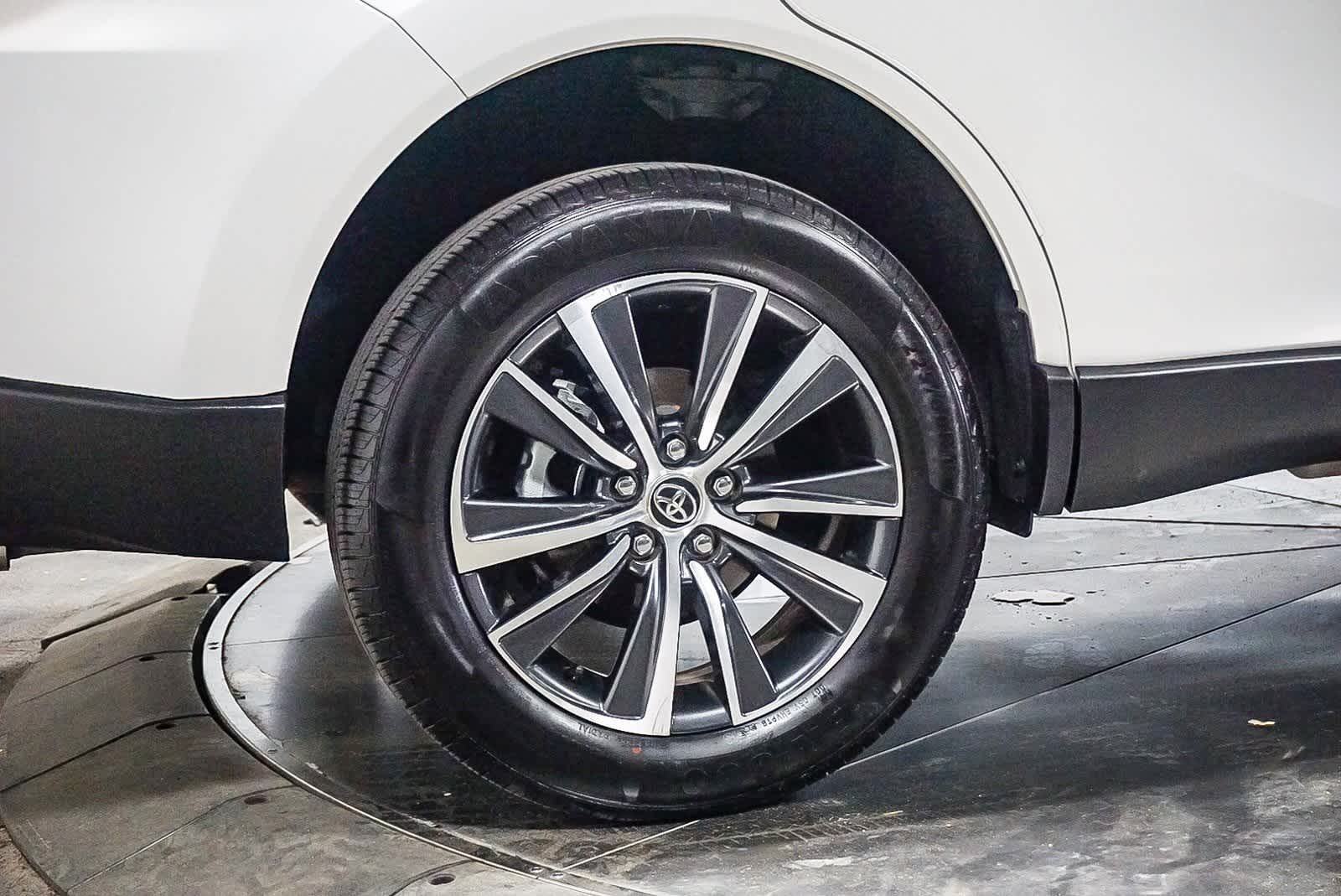 2022 Toyota Venza LE