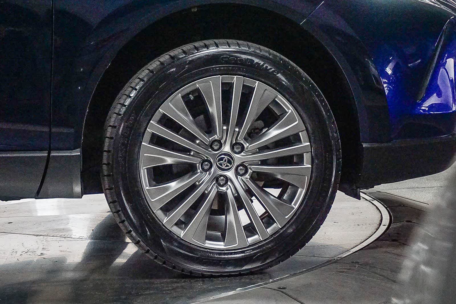 2023 Toyota Venza XLE