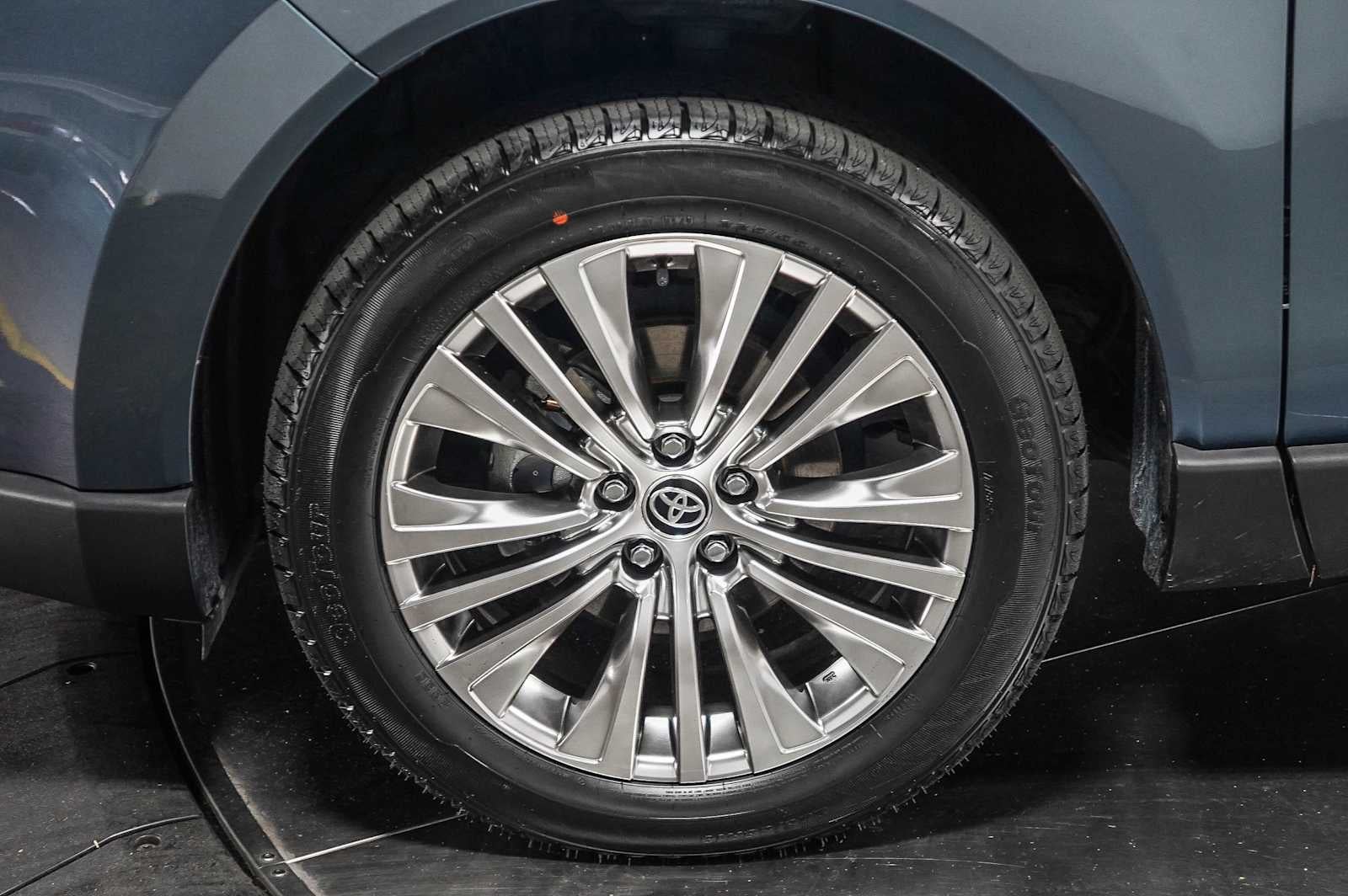 2023 Toyota Venza XLE