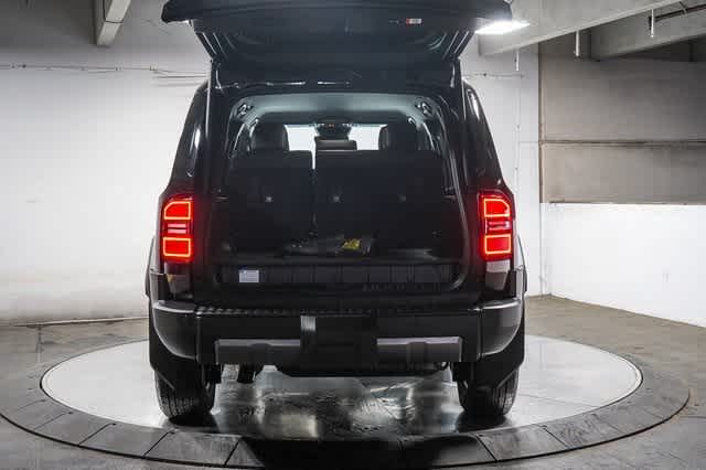 2026 Toyota Land Cruiser 4WD (Natl)