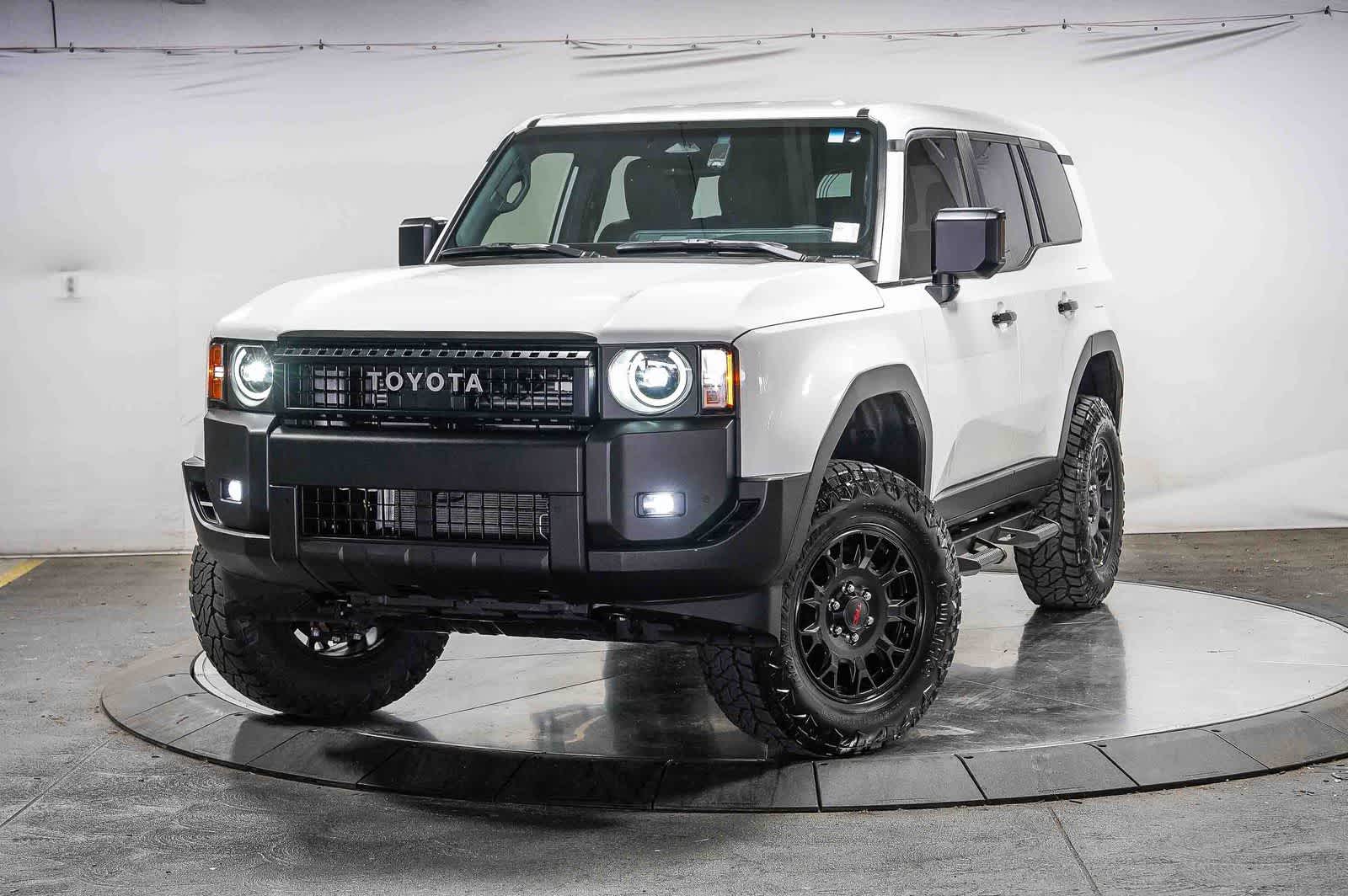 2025 Toyota Land Cruiser 4WD (Natl)