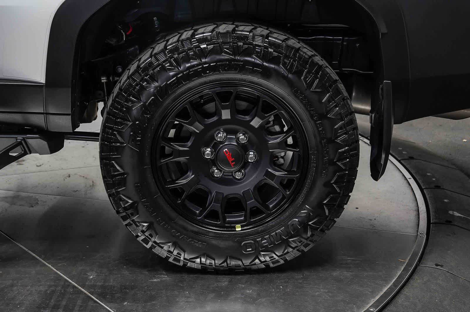 2025 Toyota Land Cruiser 4WD (Natl)