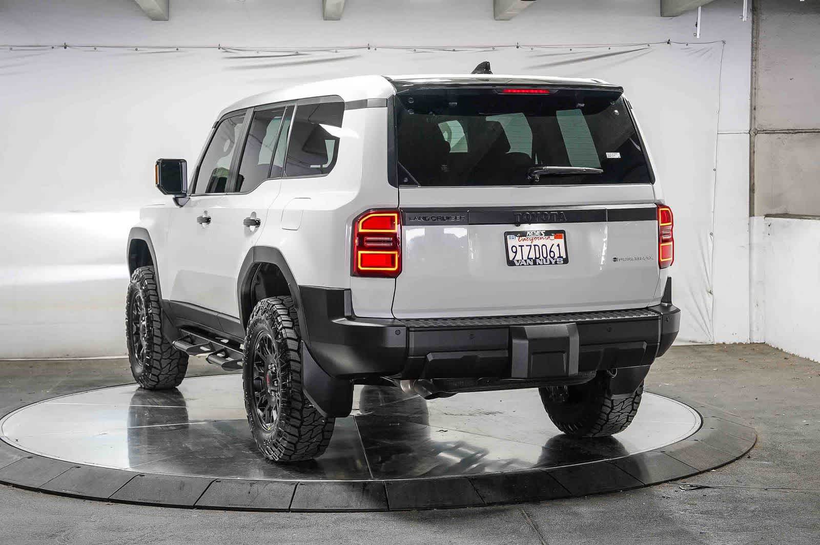 2025 Toyota Land Cruiser 4WD (Natl)