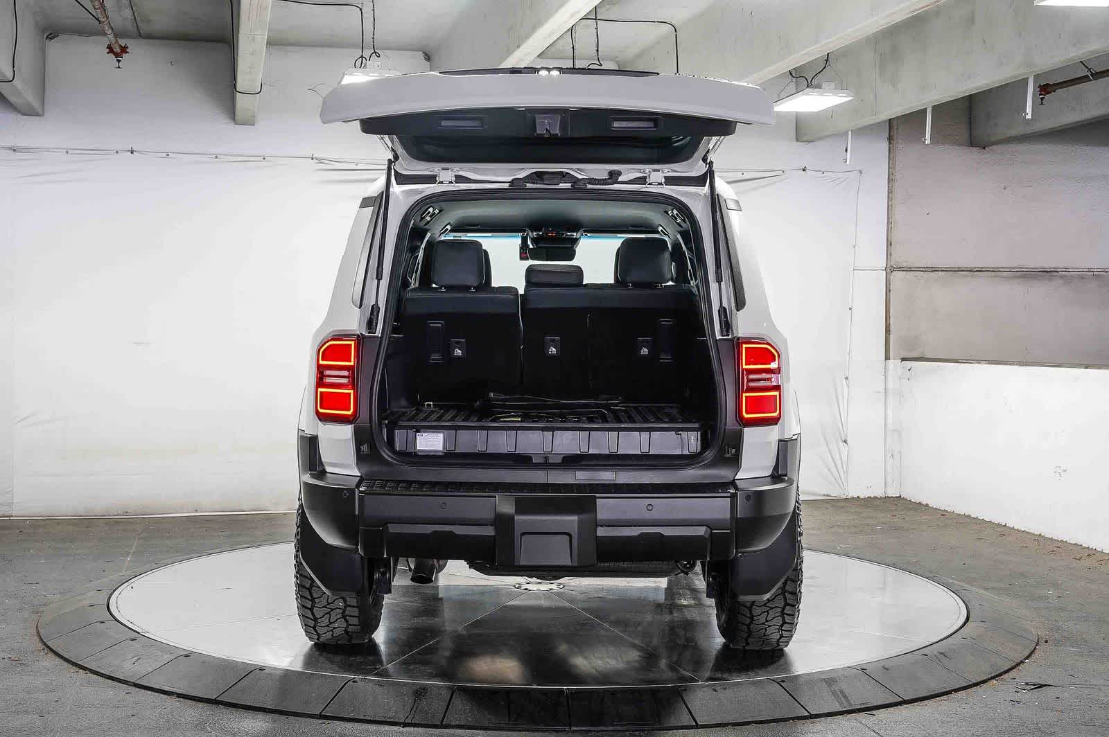 2025 Toyota Land Cruiser 4WD (Natl)