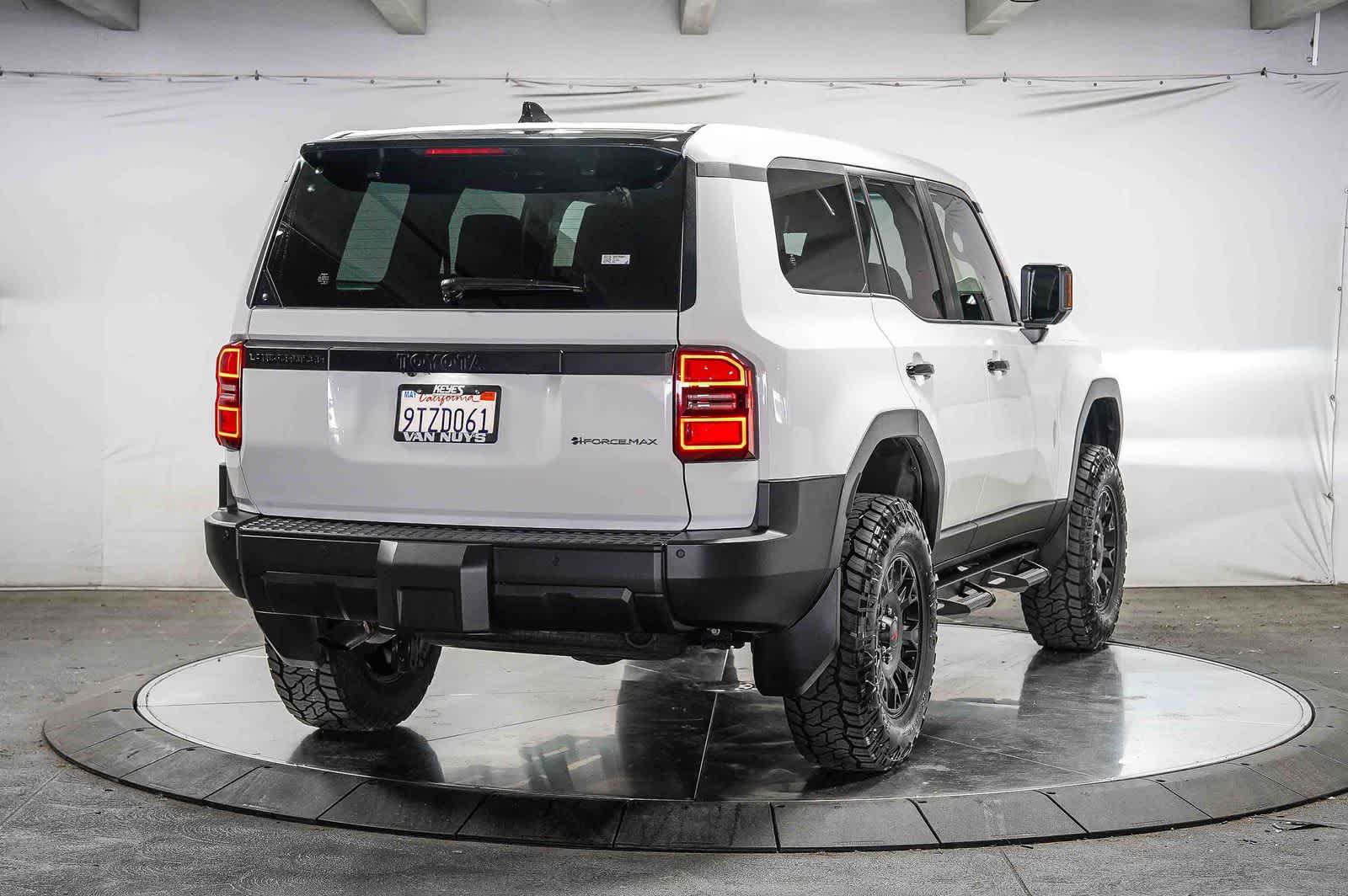 2025 Toyota Land Cruiser 4WD (Natl)