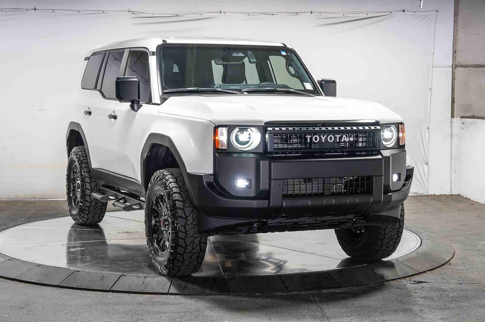 2025 Toyota Land Cruiser 4WD (Natl)