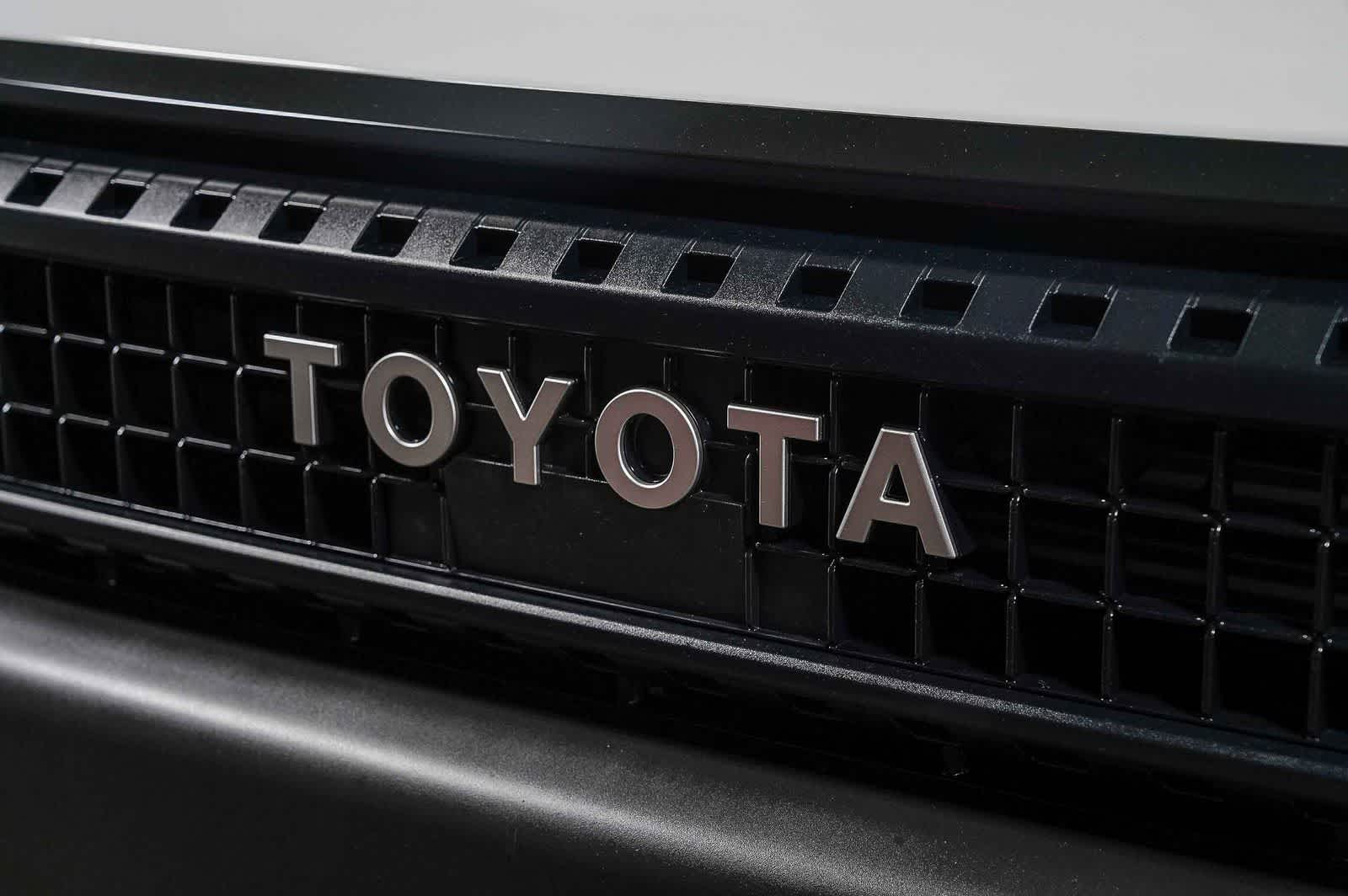 2025 Toyota Land Cruiser 4WD (Natl)