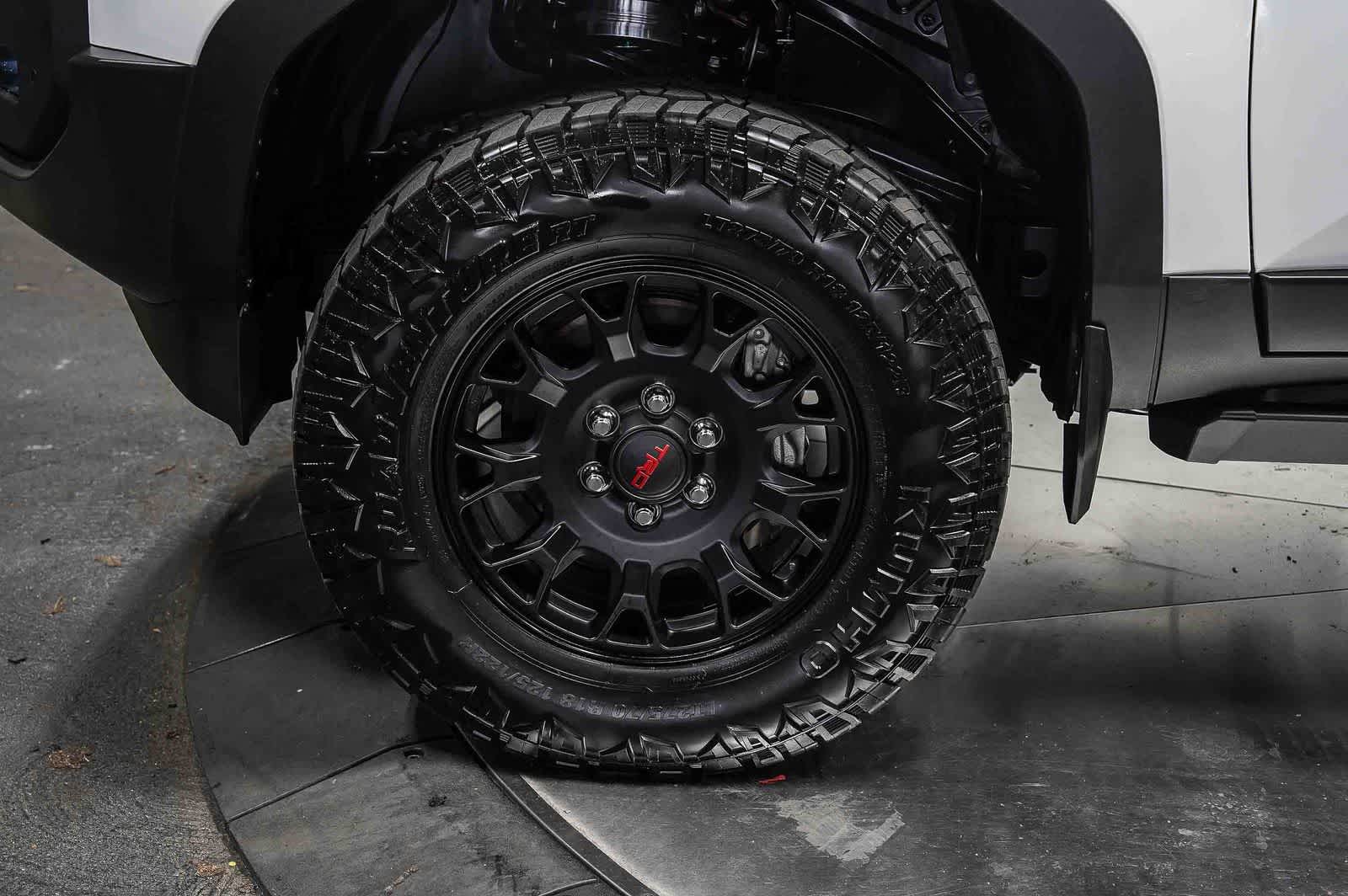 2025 Toyota Land Cruiser 4WD (Natl)