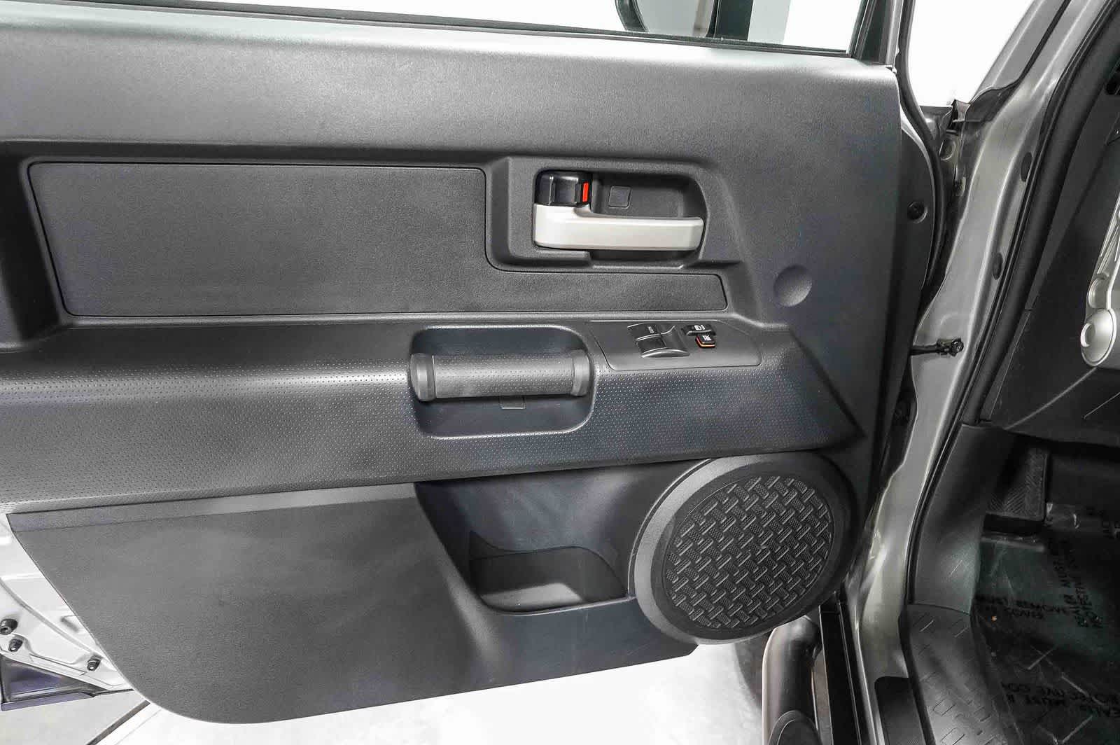 2011 Toyota FJ Cruiser 4WD 4dr Auto (Natl)