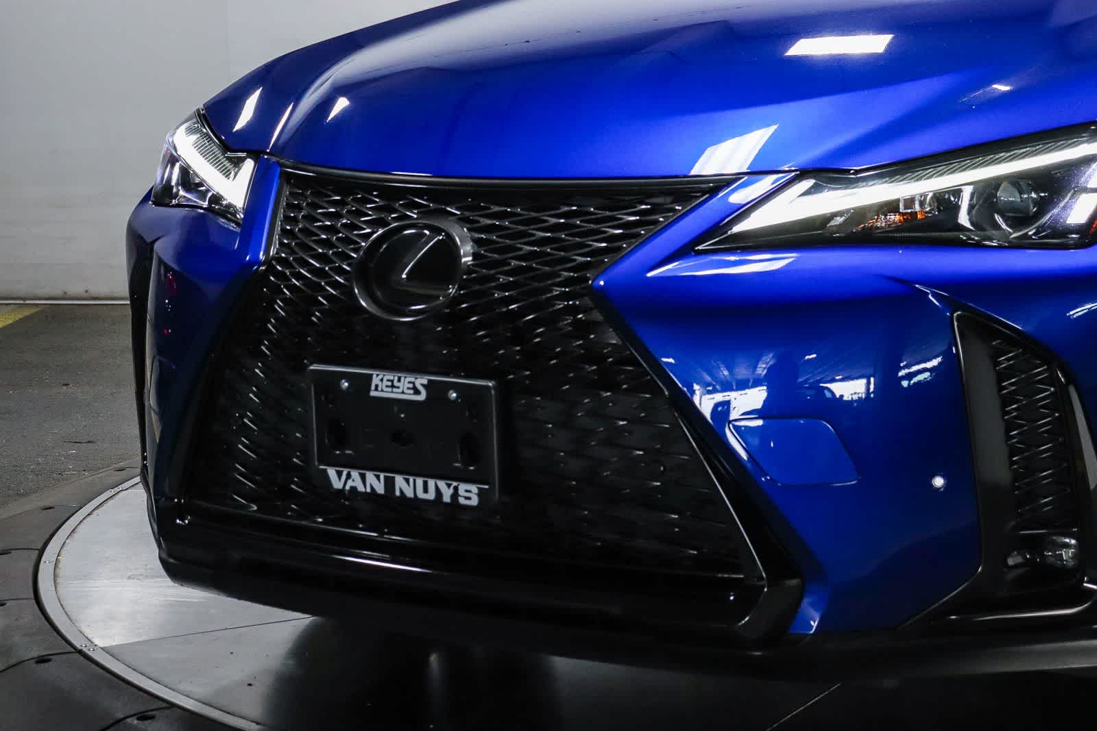 2023 Lexus UX 250h F SPORT Design