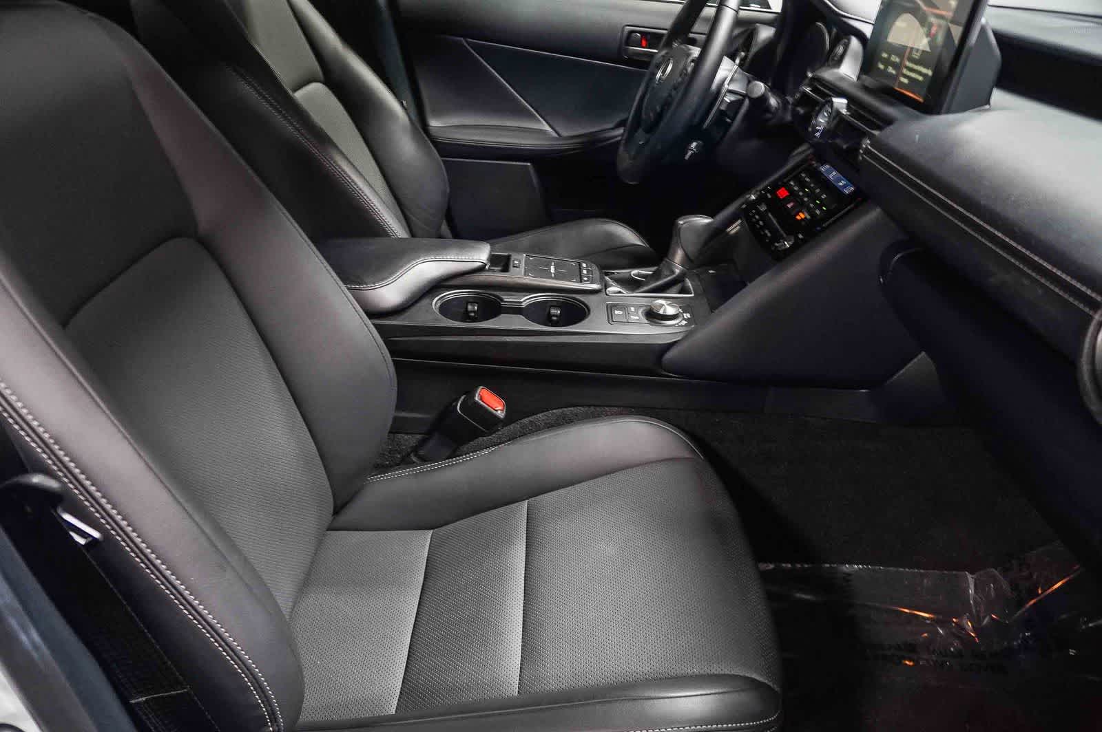 2024 Lexus IS 300 F SPORT Design