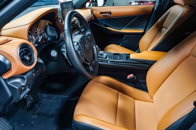 2025 Lexus IS 300 F SPORT Design