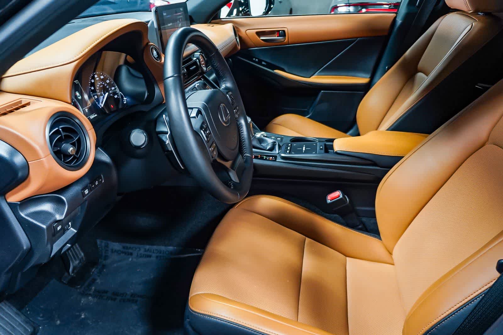 2025 Lexus IS 300 F SPORT Design