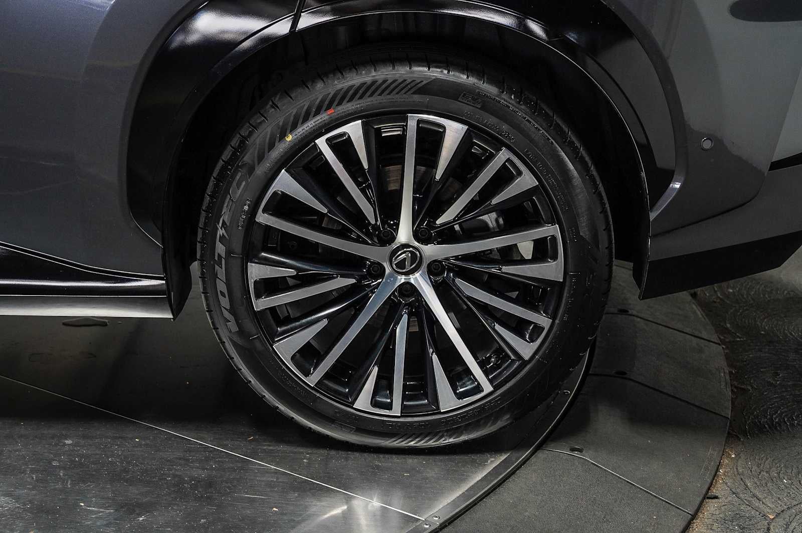 2023 Lexus RZ 450e Luxury