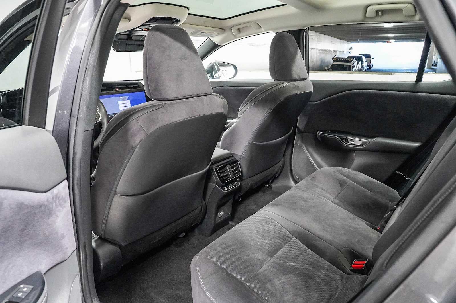 2023 Lexus RZ 450e Luxury